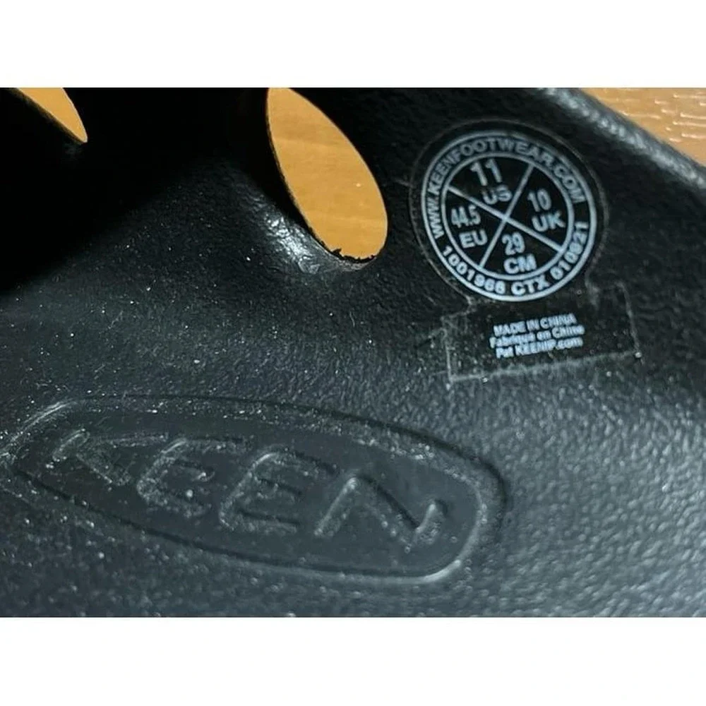 Mens KEEN Yogui Black Ventilated Holes Hybrid Clogs Shoes Sandals